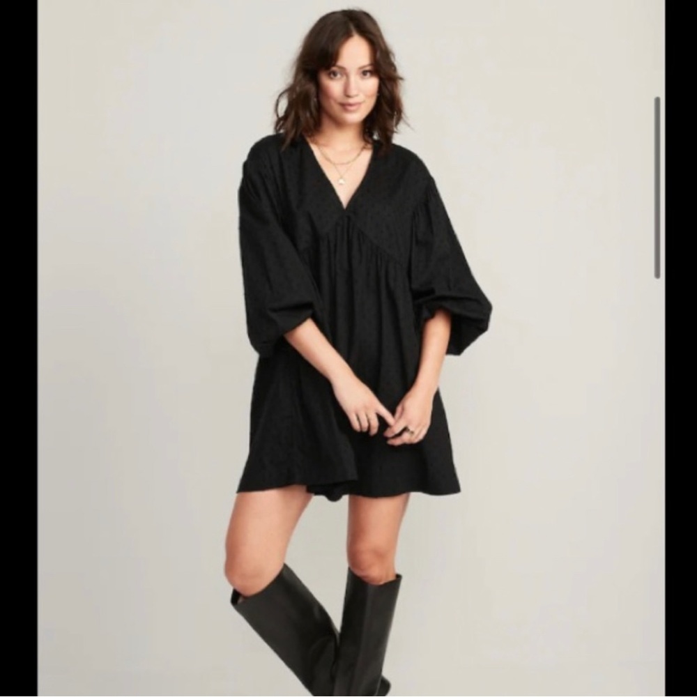 Old Navy puff sleeve clip dot mini dress